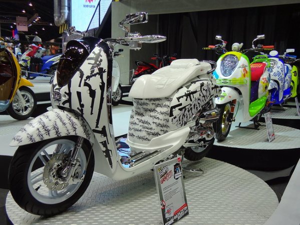  Modifikasi  Scoopy  dari Motor show 2011  Thailand Mercon Motor
