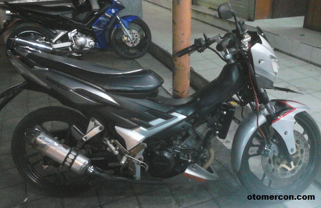 Modifikasi Honda Cs1 Digabung Ke Satria Fu Memang Keren Mercon Motor